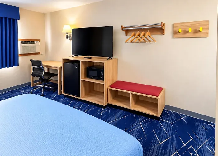 Super 8 By Wyndham Hot Springs