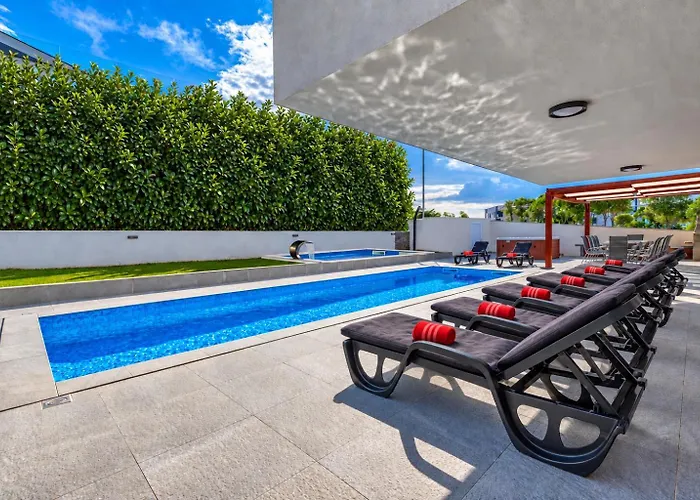 Villa Am Meer Mit Pool & Kinderpool - Leon'S Holiday Homes