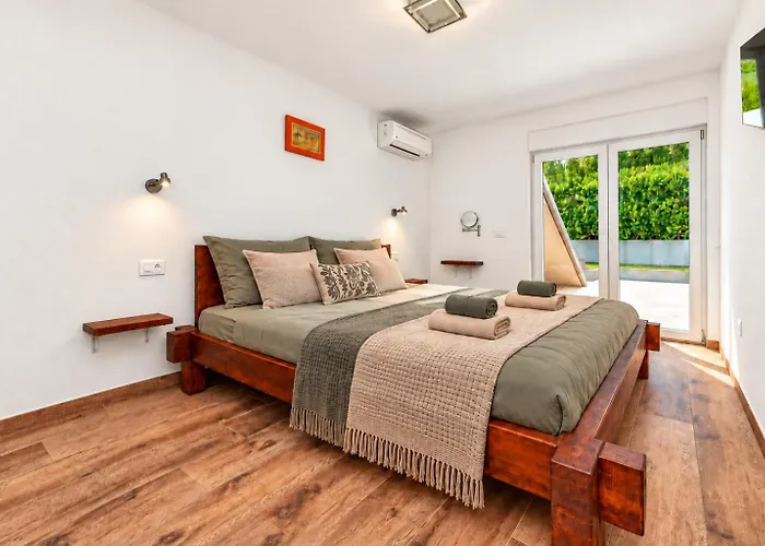 Villa Am Meer Mit Pool & Kinderpool - Leon'S Holiday Homes