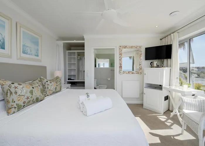 Ocean Watch Guest House