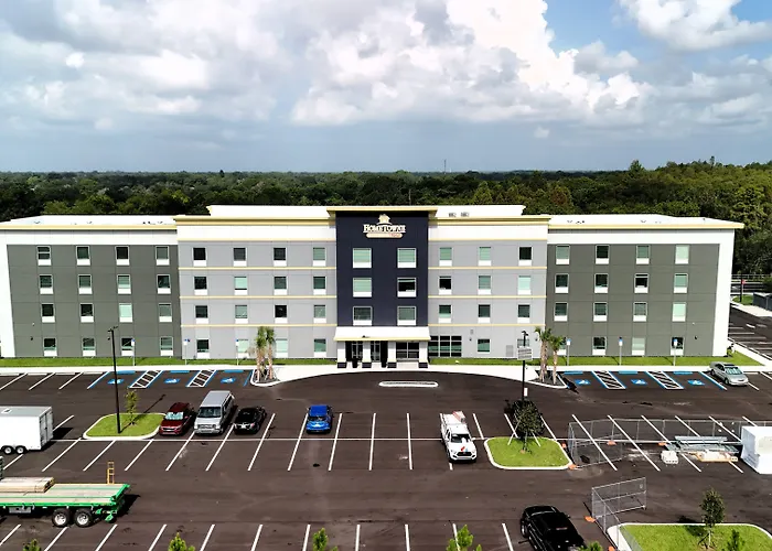 Hometowne Studios By Red Roof Tampa - Airport