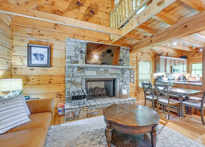 Cozy Retreat W/ Deck & Sapphire Resort Access!