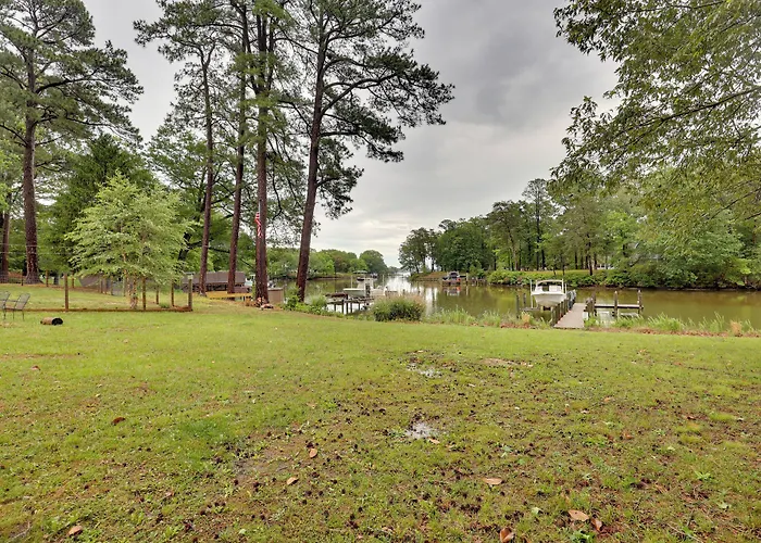 'River'S Edge Retreat' With Kayaks & River Access!