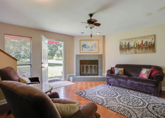 Baton Rouge Townhome W/ Pool Access - 7 Mi To Lsu!