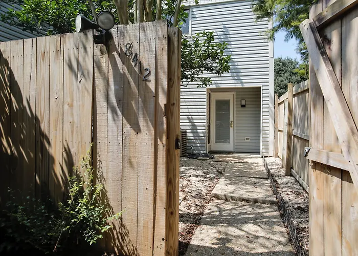 Baton Rouge Townhome W/ Pool Access - 7 Mi To Lsu!
