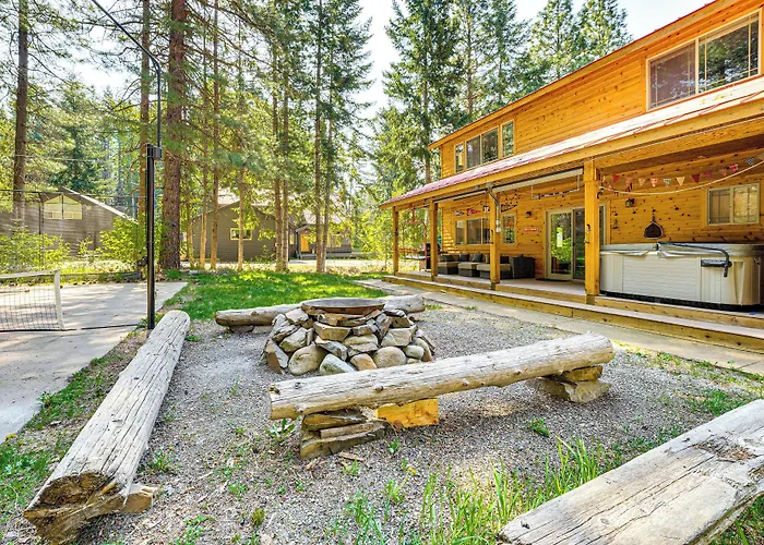 Cle Elum Lake Home W/ Hot Tub & Mountain Views