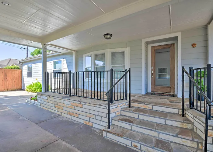 Spacious Granbury Home W/ Lakefront Outdoor Oasis!