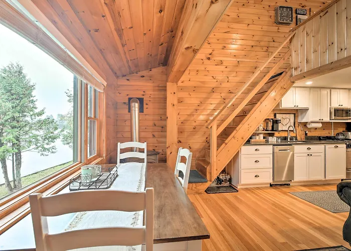 'Skylight' Adirondack Cabin W/ On-Site Lake