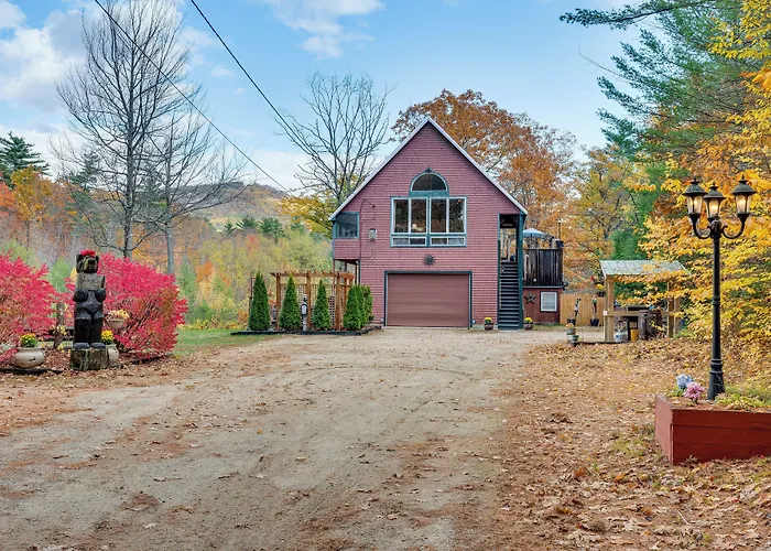 White Mountains Home W/ Hot Tub - Walk To Town!