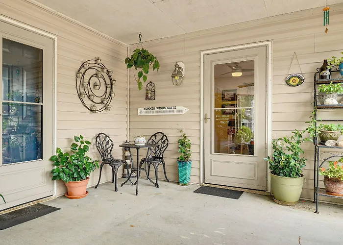 Nags Head Apt With Patio - 1/2 Mile Walk To Beach!