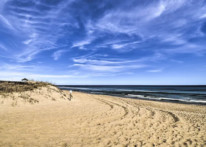 Nags Head Cottage: Screened Porch, Walk To Beach!