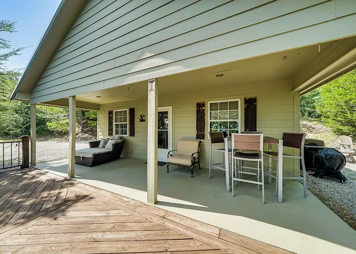 Secluded Tuskahoma Retreat W/ Deck & Views!