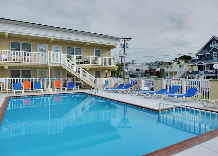 North Wildwood Condo W/ Pool, Walk To Boardwalk!