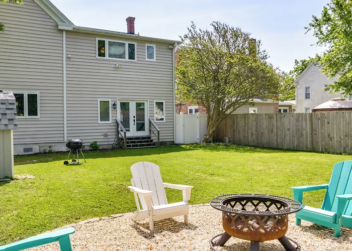 Family-Friendly Cambridge Home W/ Fire Pit!
