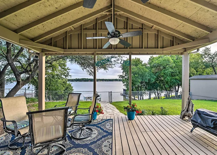 Lakefront Home < 3 Miles To Historic Granbury!