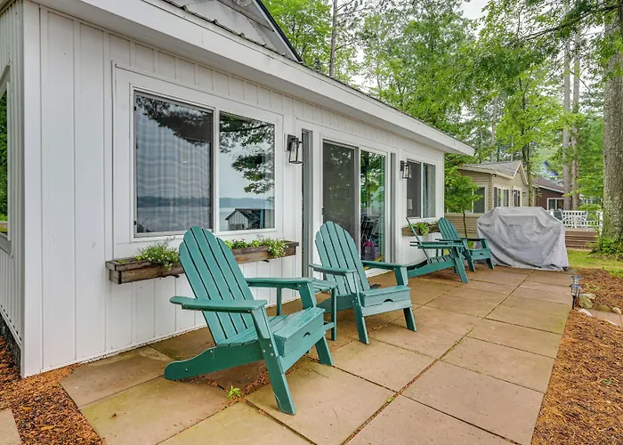 Cozy Waterfront Hale Cottage On Long Lake!