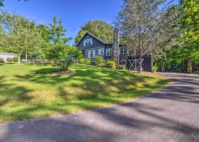 Rustic Dover Retreat W/ Porch - Walk To Boat Ramp!