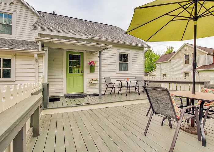 Lavish House W/ Patio - 2 Blocks To Green Lake!