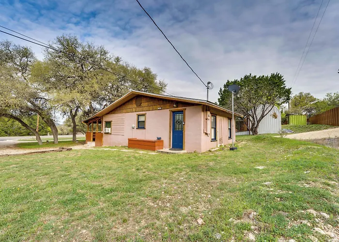 'Cabana Luna' Cabin W/ Deck, Swing & Fire Pit!