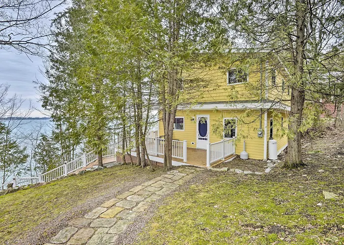 Waterfront Cottage On Sawmill Bay W/ Deck!