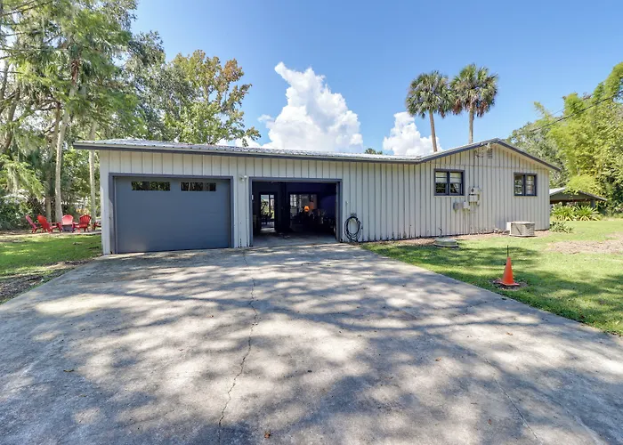 Charming Canalfront Retreat W/ Double Boat Slip!