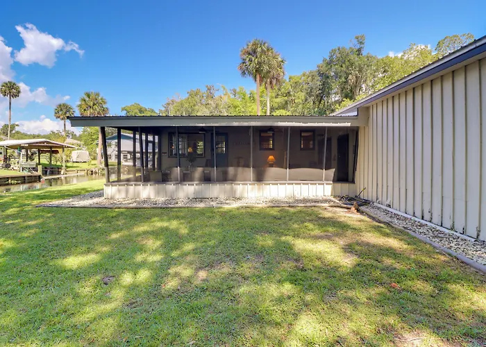 Charming Canalfront Retreat W/ Double Boat Slip!