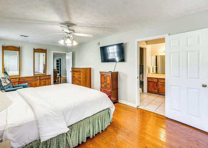 Spacious Downtown Montgomery Home W/ Yard, Patio!