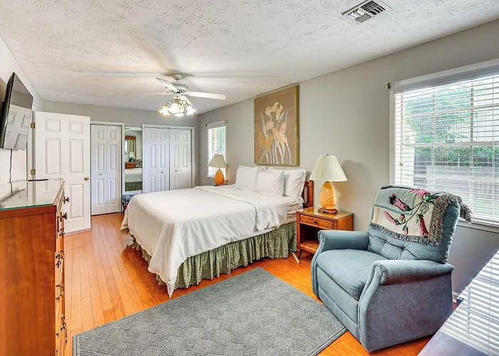 Spacious Downtown Montgomery Home W/ Yard, Patio!