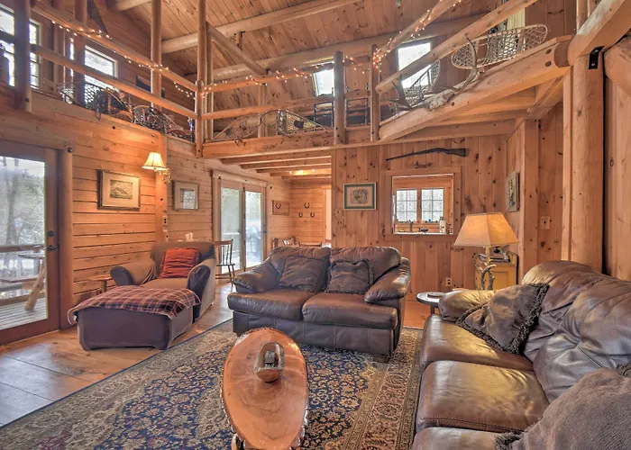 Rustic Madison 'Treehouse' Cabin With Game Room!