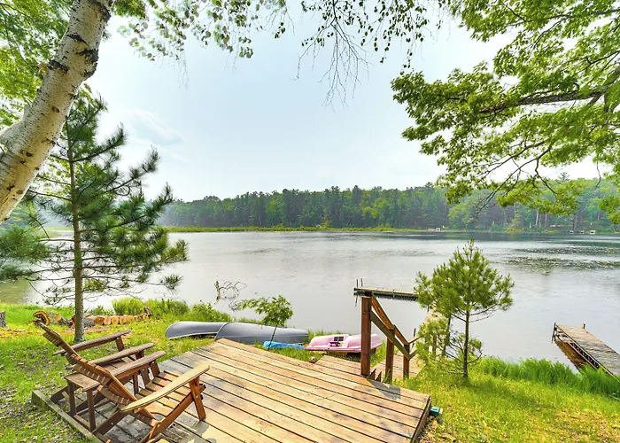 Four-Season Lake Cabin W/ Canoe & Paddle Boat!