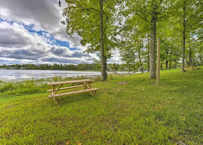 Pet-Friendly Cassopolis Escape W/ Lake Access