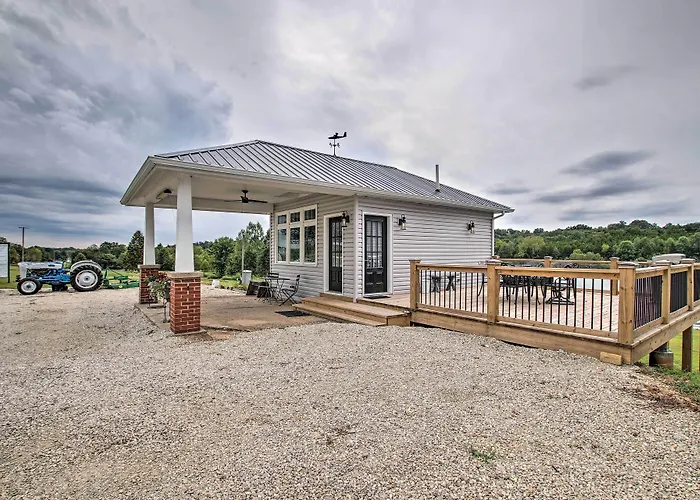 Lakefront Studio Guest Home On Hermann Wine Trail!