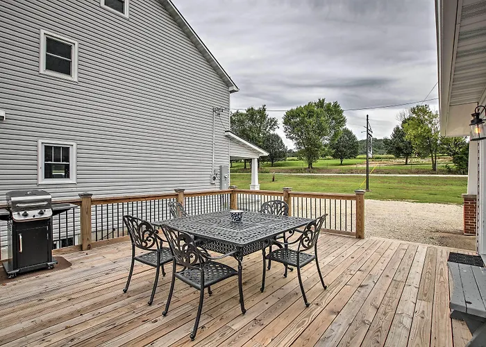 Lakefront Studio Guest Home On Hermann Wine Trail!