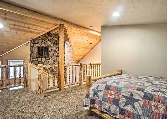 Garden Valley Cabin W/ Loft & Large Deck!