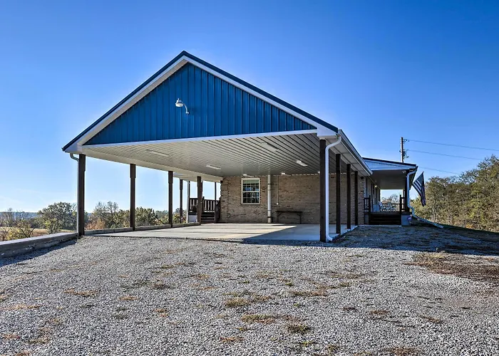 Family Farmhouse On 160-Acre Ranch W/ Hiking Trail