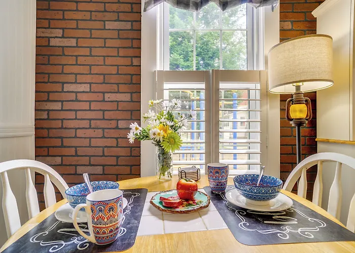 Quaint Mt Vernon Cottage Near Historic Dtwn!