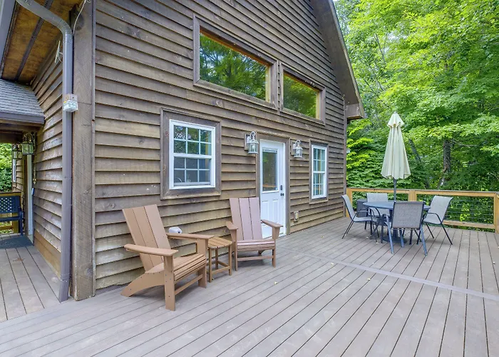 Cozy Boone Cabin W/ Deck: Close To Downtown!
