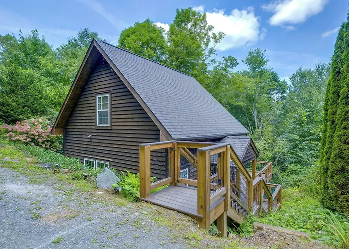Cozy Boone Cabin W/ Deck: Close To Downtown!