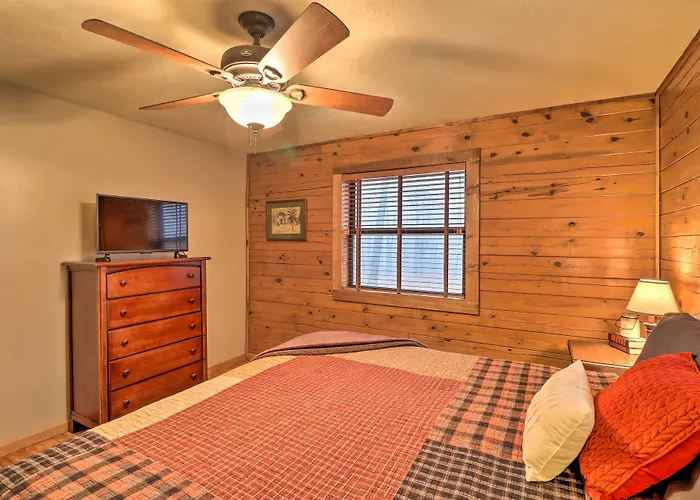 Charming Cabin W/ Hot Tub, Fire Pit & Views!