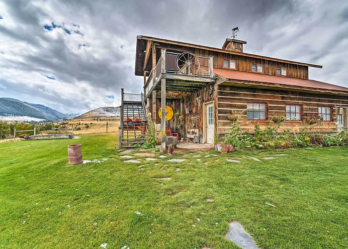 'Dreamswest' Ennis Studio W/ Deck & Stunning Views