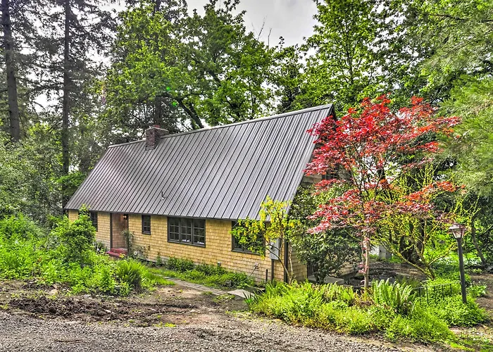 Peaceful + Elegant Cottage W/ Riverside View