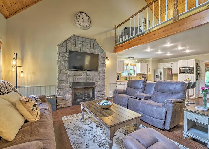 Updated Cabin On White River By Boat Landing!