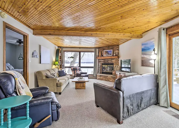 Lakefront Mercer Home: Private Dock & Kayaks!