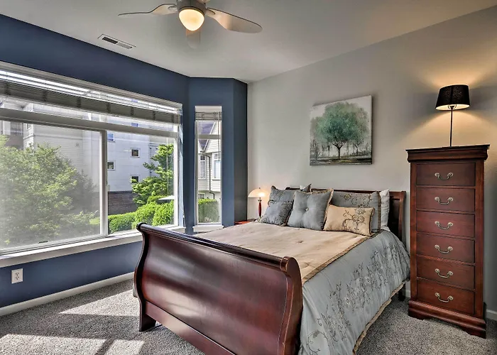 Modern Vancouver Townhome - Right On Main St!