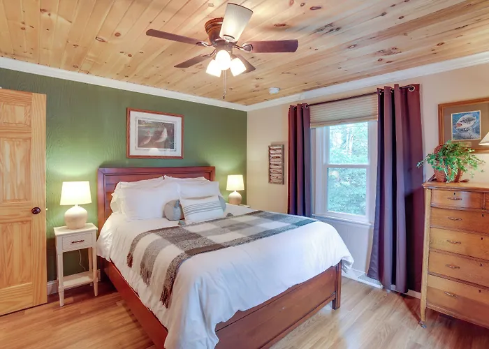 Waterfront Monticello Home W/ Fire Pit & Deck!