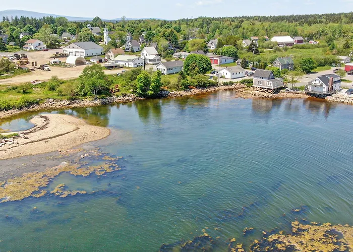 Historic Winter Harbor Cottage W/ Waterfront Views