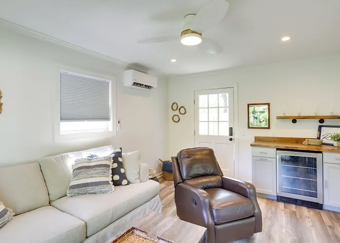 Three Oaks Home W/ Guest House - 8 Mi To Beach!