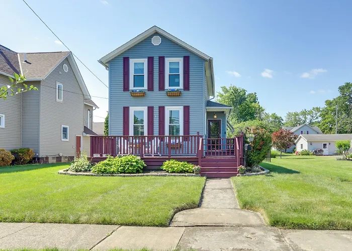 Vermilion Home - Walk To Main Street Beach!