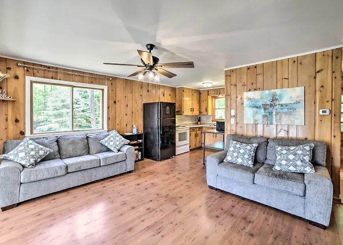 Lakefront Wisconsin Cottage W/ Dock & Hot Tub!