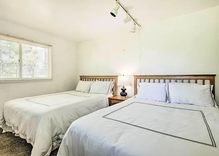 Spacious Apt W/ Yard: 3 Mi To Windham Mountain